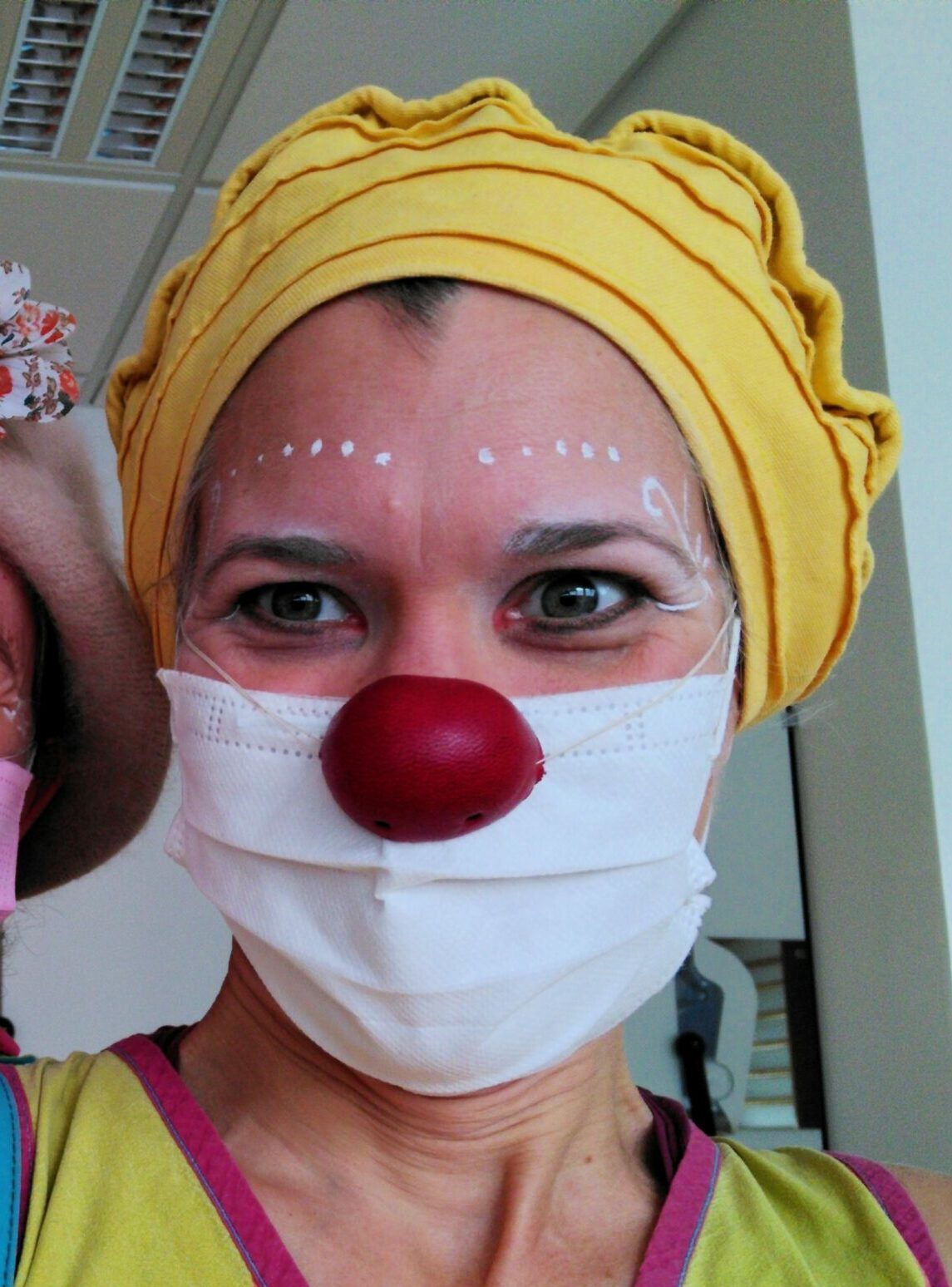Lila, clown relationnel, prête pour de nouvelles rencontres en pédiatrie
